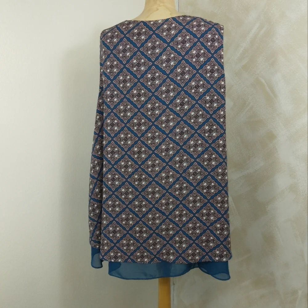 26/28 Cato Geometric Sleeveless Blouse - Picture 3 of 7